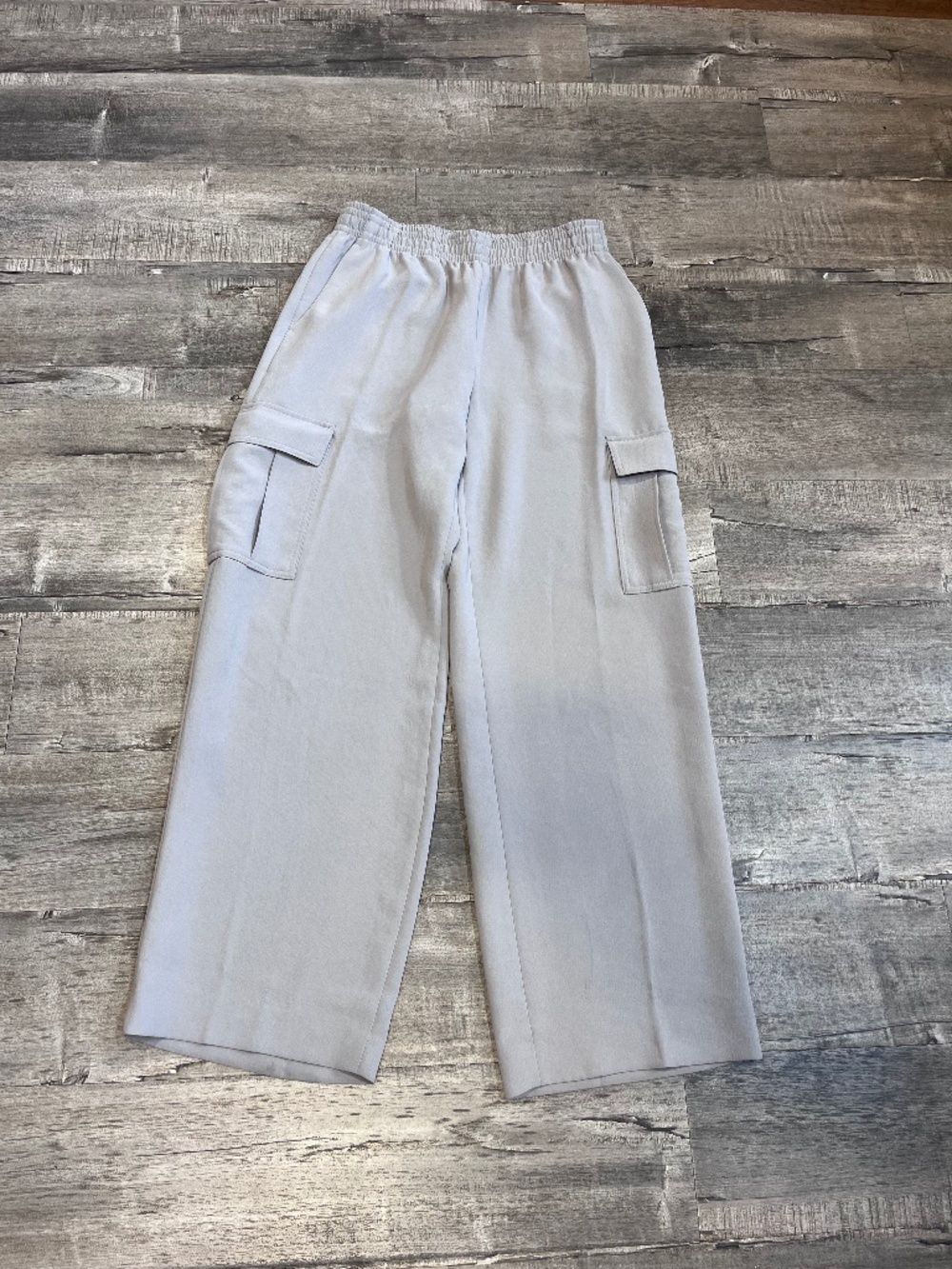 aritzia wilfred creppette cargo dress pants taupe medium clean girl neutral